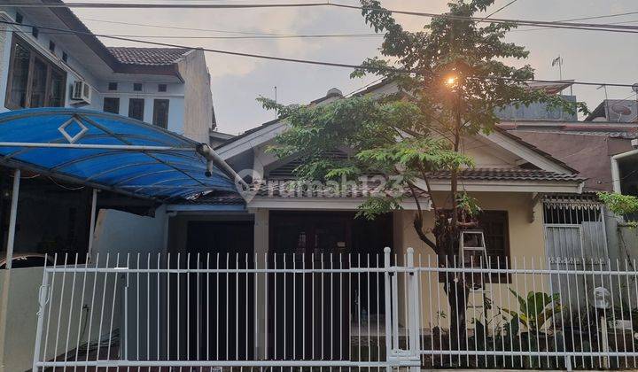 Rumah Asri di Taman Galaxy Bekasi 1