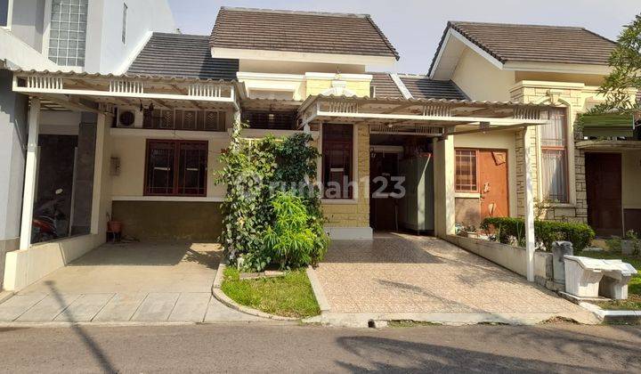 Rumah Minimalis di Grand Wisata 1