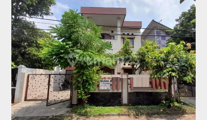 Rumah 2 Lantai di Taman Laguna Cibubur