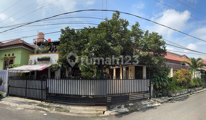 Rumah Huk di Rawamangun Rumah Huk di Rawamangun
