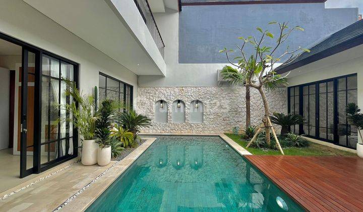 Luxury Modern Mediterranean Villa in Lower Jimbaran, a good investment at a special price 1