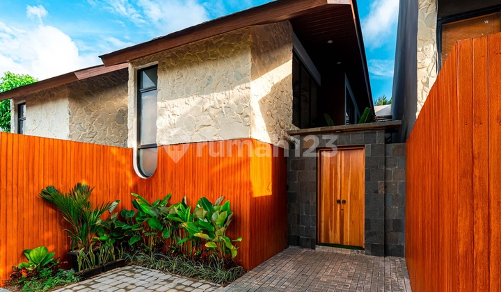 Modern Villa at Kemenuh, Ubud 2