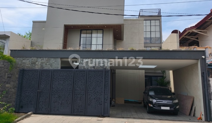 Modern 5 Bedroom House in Taman Mumbul