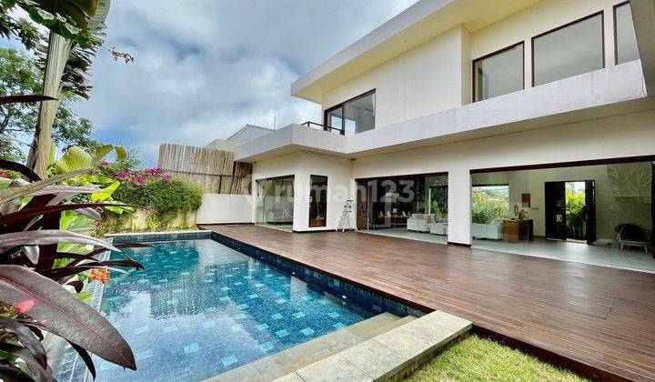 Modern Luxury Villa in Ungasan 1