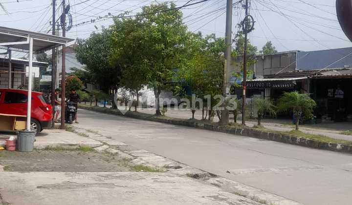 For Sale: Affordable Shop House in a Dense Complex For Sale: Affordable Shop House in a Dense Complex