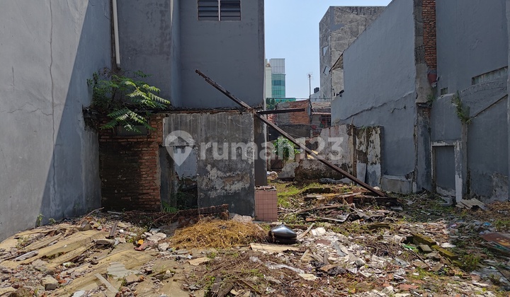 Land on Tanah Abang Road, Suitable for Boarding or Rental!