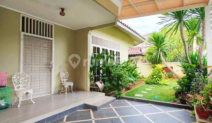 Rumah Bagus Semi Furnished SHM Kebon Jeruk, Jakarta Barat 2