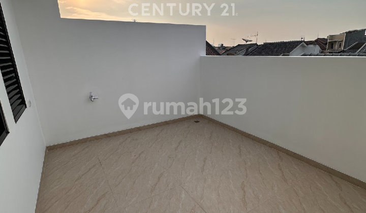 Jual Rumah Duri Kepa Jakarta Barat, Angsana Raya! Furnised!
