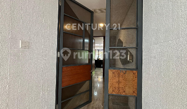 Jual Apartemen Verde One, Ada Private Pool, Pet Friendly!  2