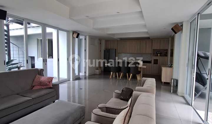 Minimalist House in a Strategic Location within Bintaro Sector 3A Complex 2
