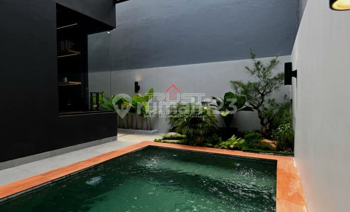 Rumah Minimalis dengan Kolam Renang di Kawasan Bsd, Tangsel Rumah Minimalis dengan Kolam Renang di Kawasan Bsd, Tangsel