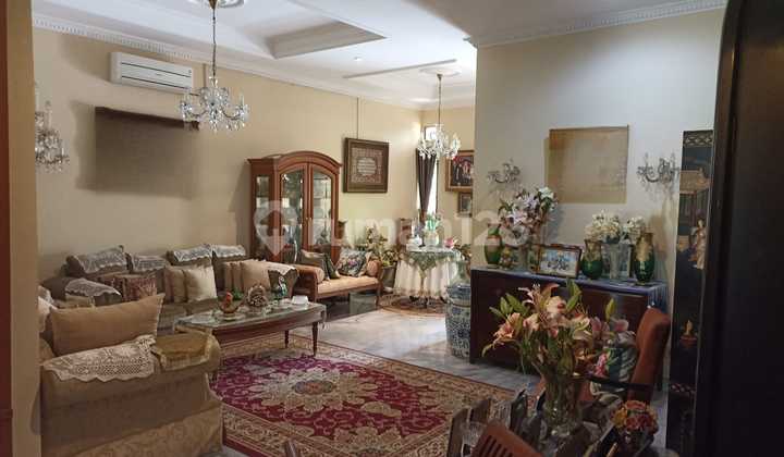 Ready-to-Occupy House with Swimming Pool in Bintaro Sector 3A Housing Complex