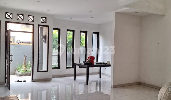 Rumah 2 Lantai Siap Huni di Bintaro Sektor 2