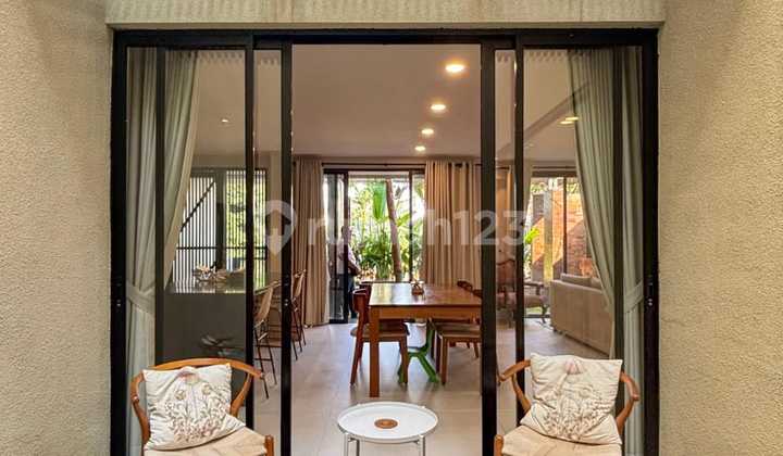 Rumah Modern Tropical Dalam Komplek Kawasan Bintaro, Jak-Sel