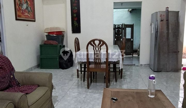 Rumah Berlokasi Strategis Cocok Untuk Hunian Ataupun Usaha di Sektor 2 2