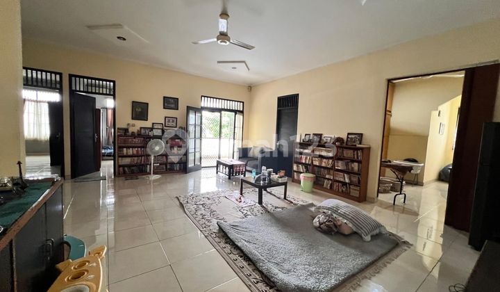 Rumah Megah dan Terawat Lokasi Strategis Dalam Komplek Sektor 2 2