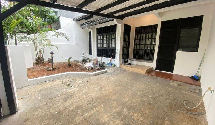 Disewakan Rumah Rapi & Siap Huni di Bintaro Sektor 2 1
