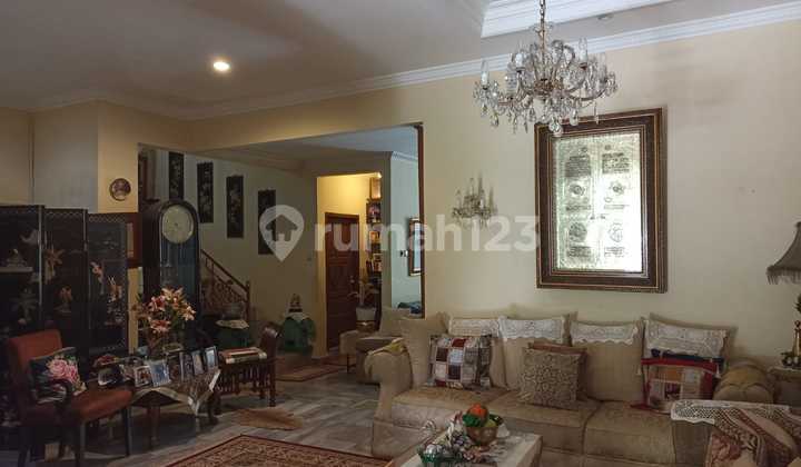 Rumah Siap Huni dengan Kolam Renang Dalam Perumahan Bintaro Sektor 3A 2