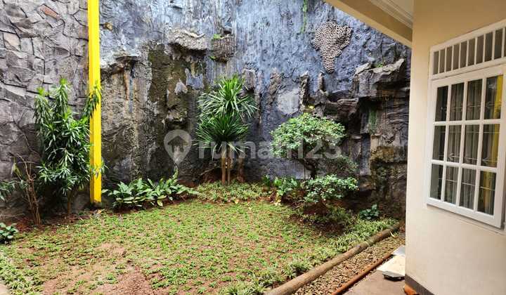 Rumah Sewa Bagus dan Rapi Lokasi Strategis Kawasan Bintaro Sektor 2