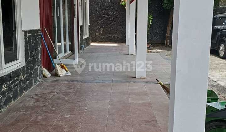 For Rent: Spacious and Ready-to-Occupy Shop House by the Roadside in Ciputat Area