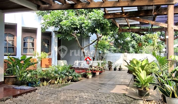 For Rent Luxurious Move-In Ready House in Bintaro Sector 2