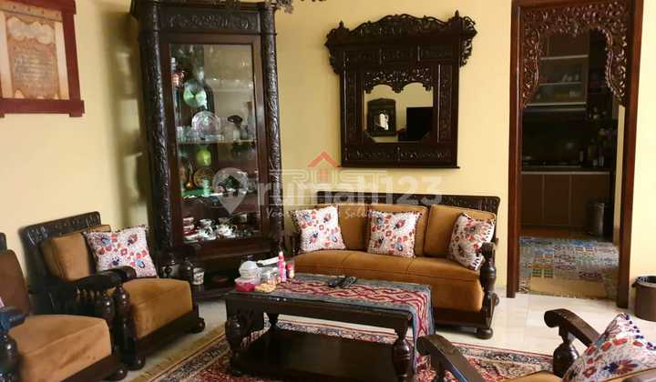 Rumah Bagus dan Terawat di Perumahan Elite Cinere, Nuansa Semi Etnik Rumah Bagus dan Terawat di Perumahan Elite Cinere, Nuansa Semi Etnik