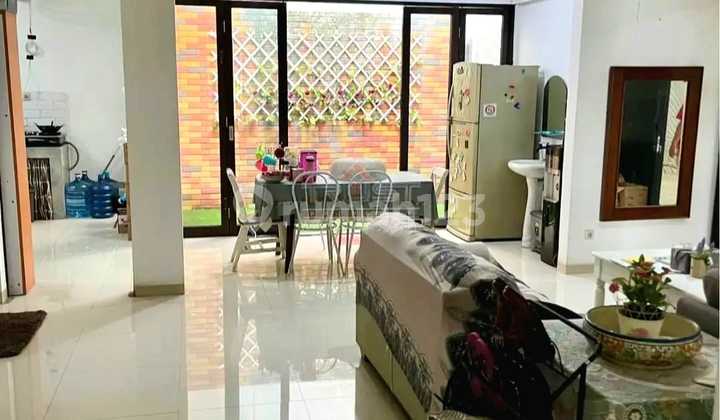 Rumah Mewah Dalam Cluster Elite Emerald Bintaro Sektor 9