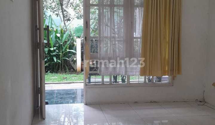 Ready-to-Live House in Bintaro Sector 5 Complex 2