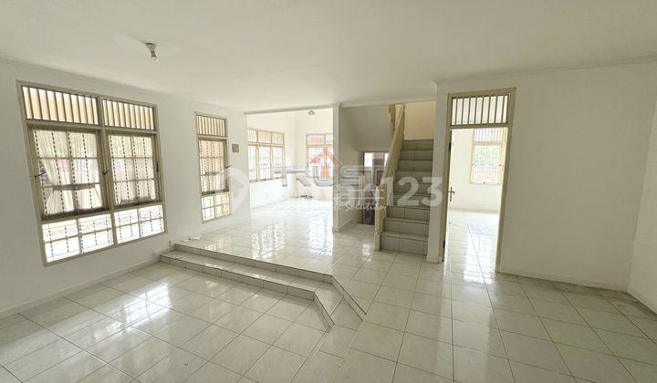 Two-Story House Ready for Occupancy in Bintaro Sector 2 Housing Complex 1