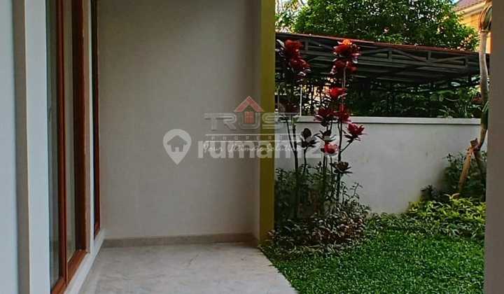 Beautiful Minimalist House, Strategic Location and Access in Bintaro Sector 5 2