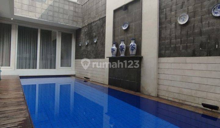 Rumah Intercon Luas 450 M2, Kolam Renang, Selatan 1