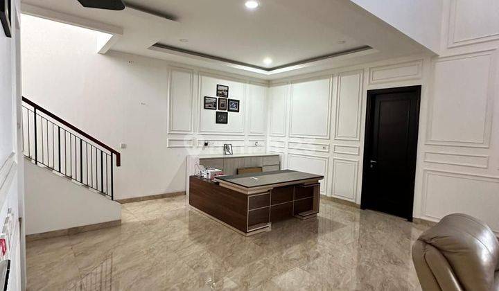 Rumah Sutera Jingga Luas 480m2, Private Pool 2