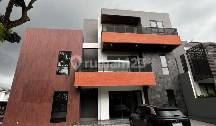 Luxury Brand New House in Alam Sutera, 358M² Area, Corner Lot, Elevator, Ready to Occupy 1