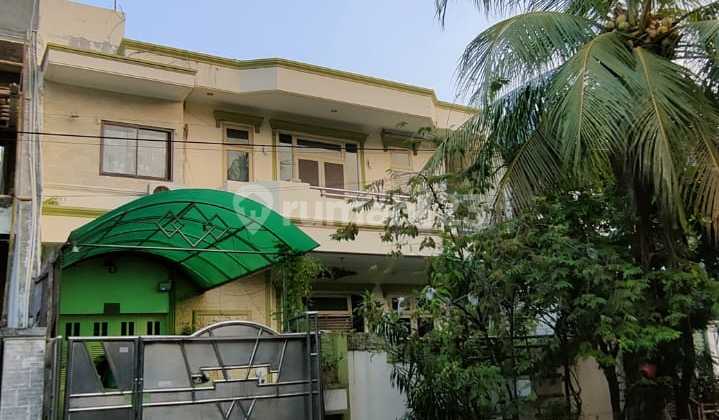 Rumah Puri Indah Luas 242m, Lokasi Strategis