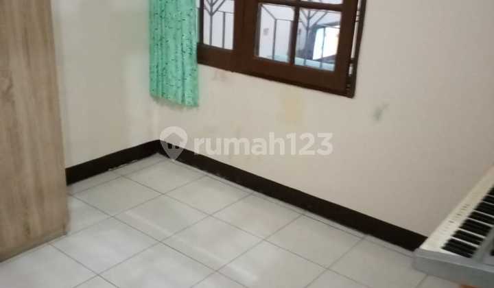 Rumah Nyaman di Taman Kopo Indah 2