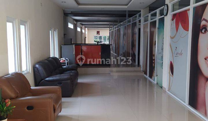 Ruang Usaha Jl Riau 3