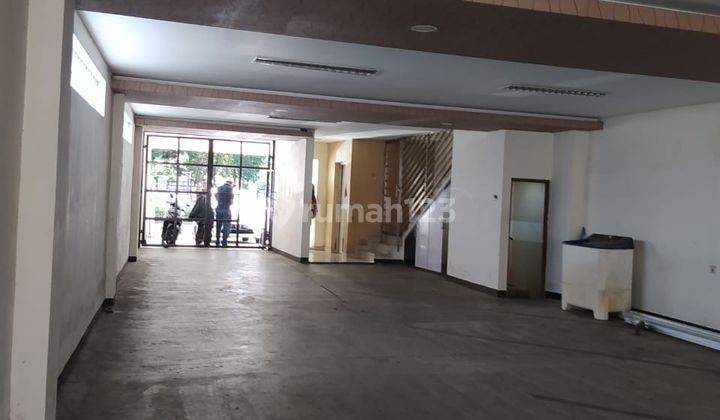 Ruang Usaha Jl Riau 6