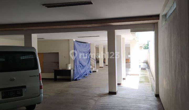 Ruang Usaha Jl Riau 7