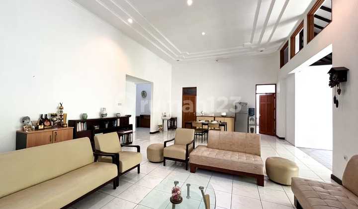 Rumah Tinggal di Istana Regensi 2