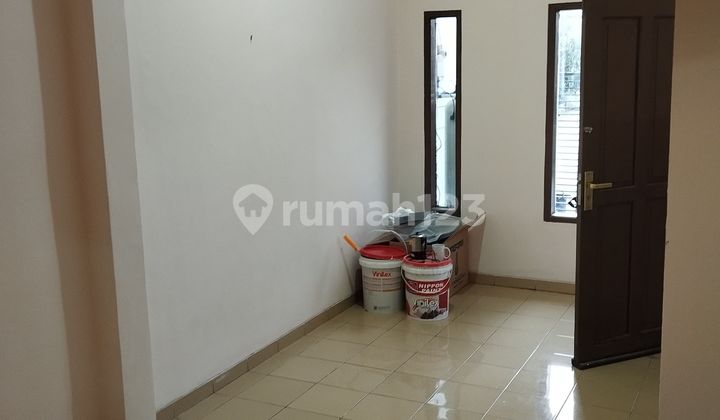 Rumah Nyaman dan Strategis di Gbi