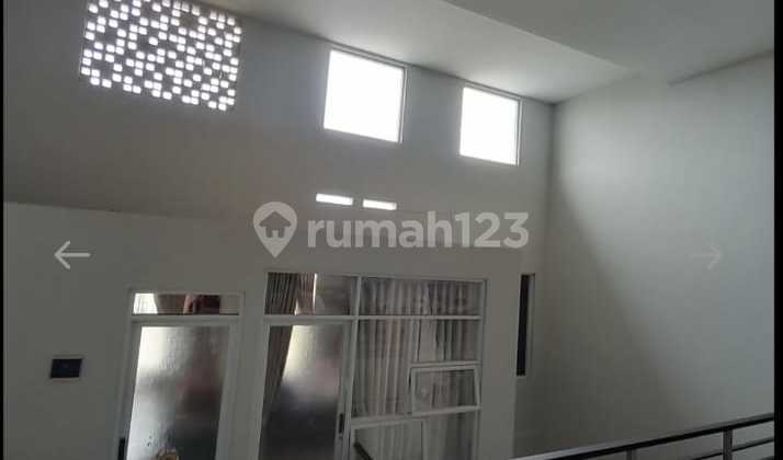 Comfortable House on Jl Pelangi Antapani 2