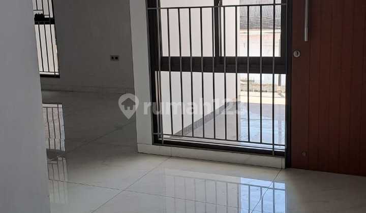 Rumah Nyaman Siap Huni Sayap Sudirman Bangunan Modern Semi Minimalis