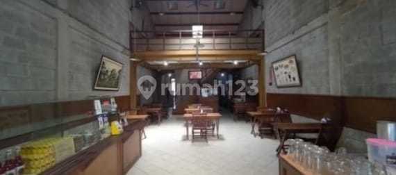 House with Strategic Location in Mainroad Area Sutami, Setraduta, Pasteur