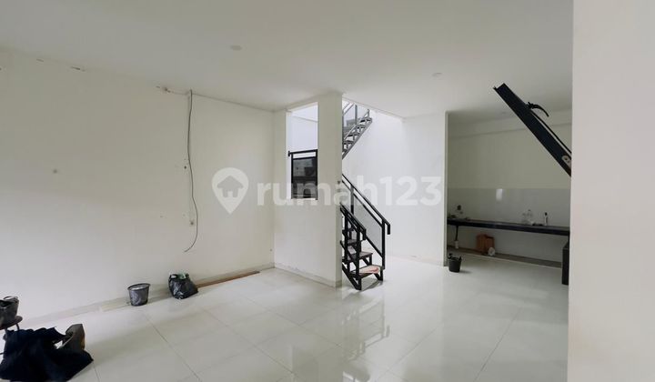 RUMAH BARU KURDI Tengah pusat Kota