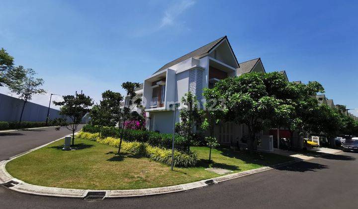 Rumah Hoek Alamada Summarecon Bandung  1