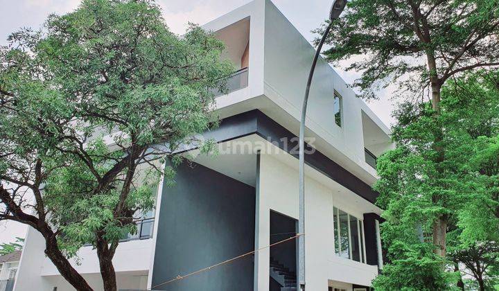 Rumah Mewah Alam Sutera Hook Lantai Marmer dengan Lift, selangkah ke Sport Club, Cluster Favorit 2
