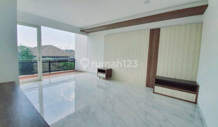 Rumah Mewah Alam Sutera Hook Lantai Marmer dengan Lift, selangkah ke Sport Club, Cluster Favorit 10