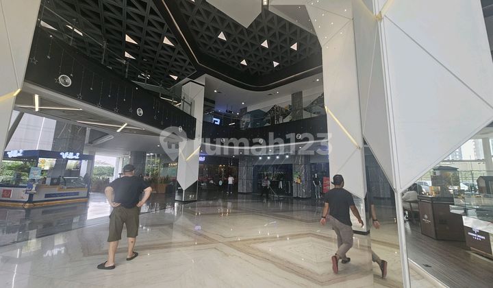 Alam Sutera Pacific Garden Apartment, Corner Position. Fully Furnished, near Binus University & Mall & Toll Exit. Most Beautiful Lake Position, Green Foliage, City. 2