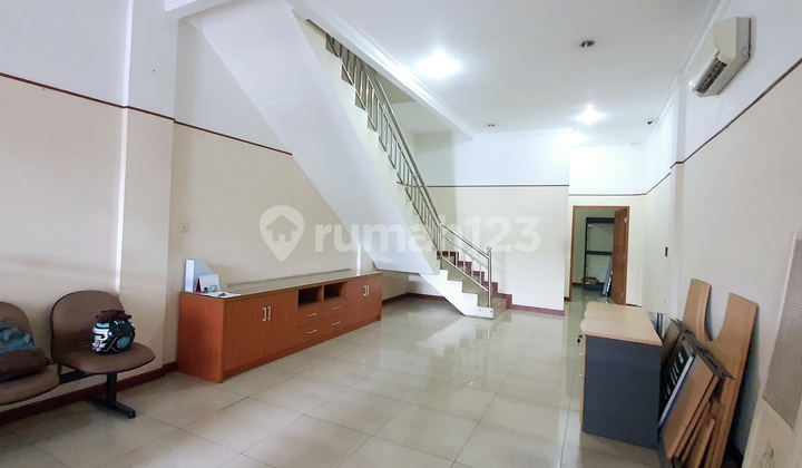 Cheapest Shop House at Merdeka Boulevard, 2 Busy Lanes, Spacious Parking, ********, Rare 2