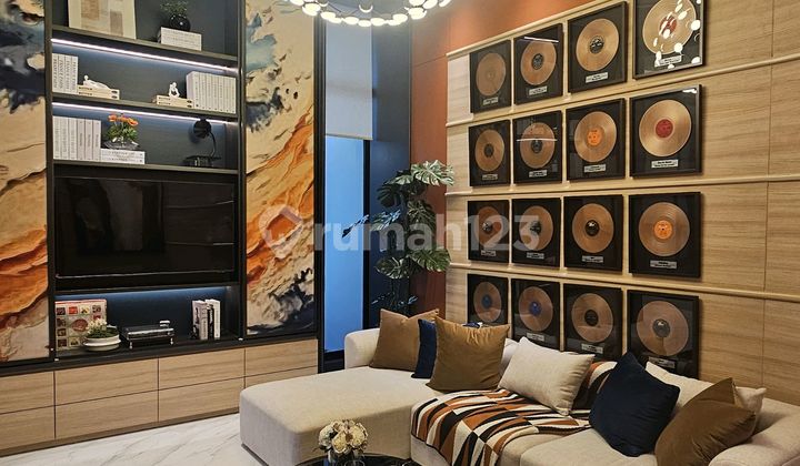 Rumah Mewah Cluster Ter Elit Gading Serpong. Desain Arsitek Ternama. Lantai Quadra Elegan Dengan Lay Out Lega Dan Lengkap Dg Fitur Mewah 